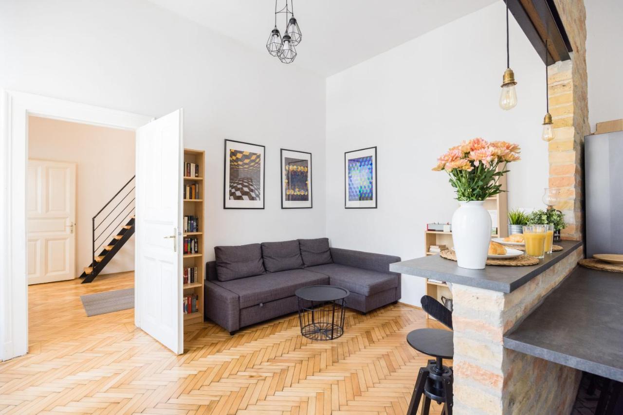 Apartment Live Like A Local At The Rustic Hockey Hut Budapest