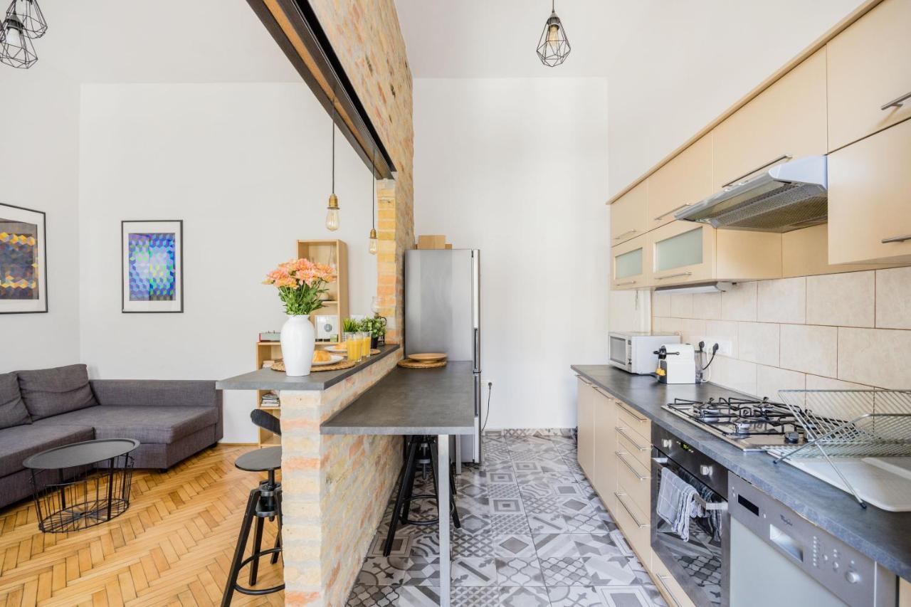 Live Like A Local At The Rustic Hockey Hut Apartment