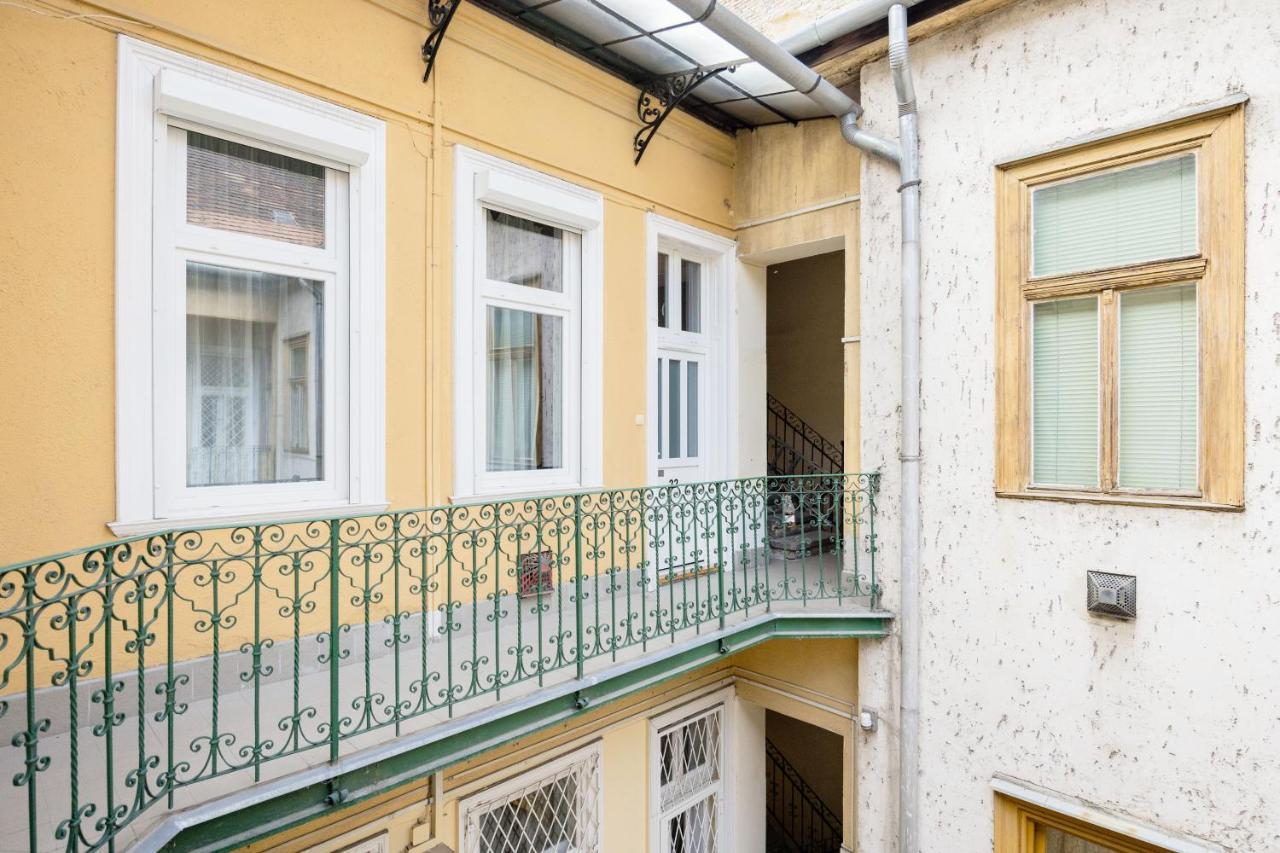 Live Like A Local At The Rustic Hockey Hut Apartment Budapest