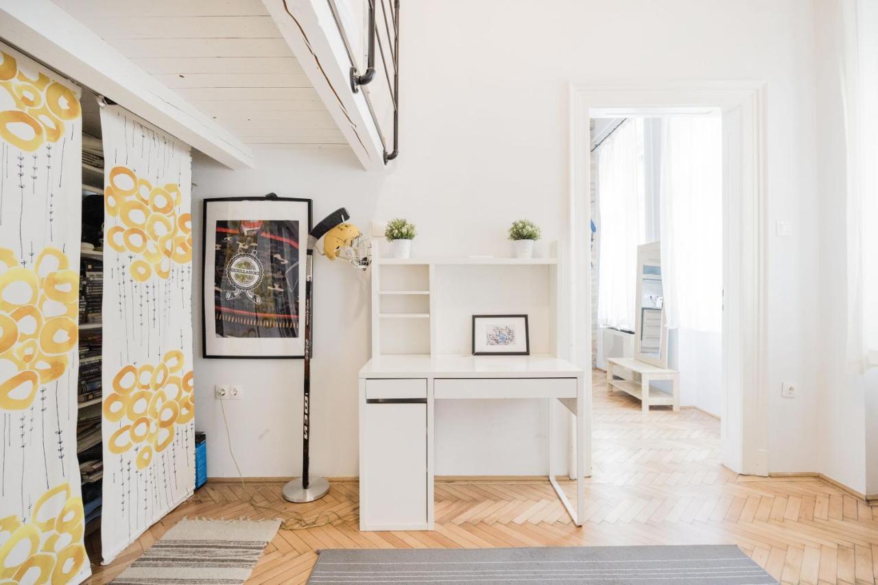 Apartament Live Like A Local At The Rustic Hockey Hut *